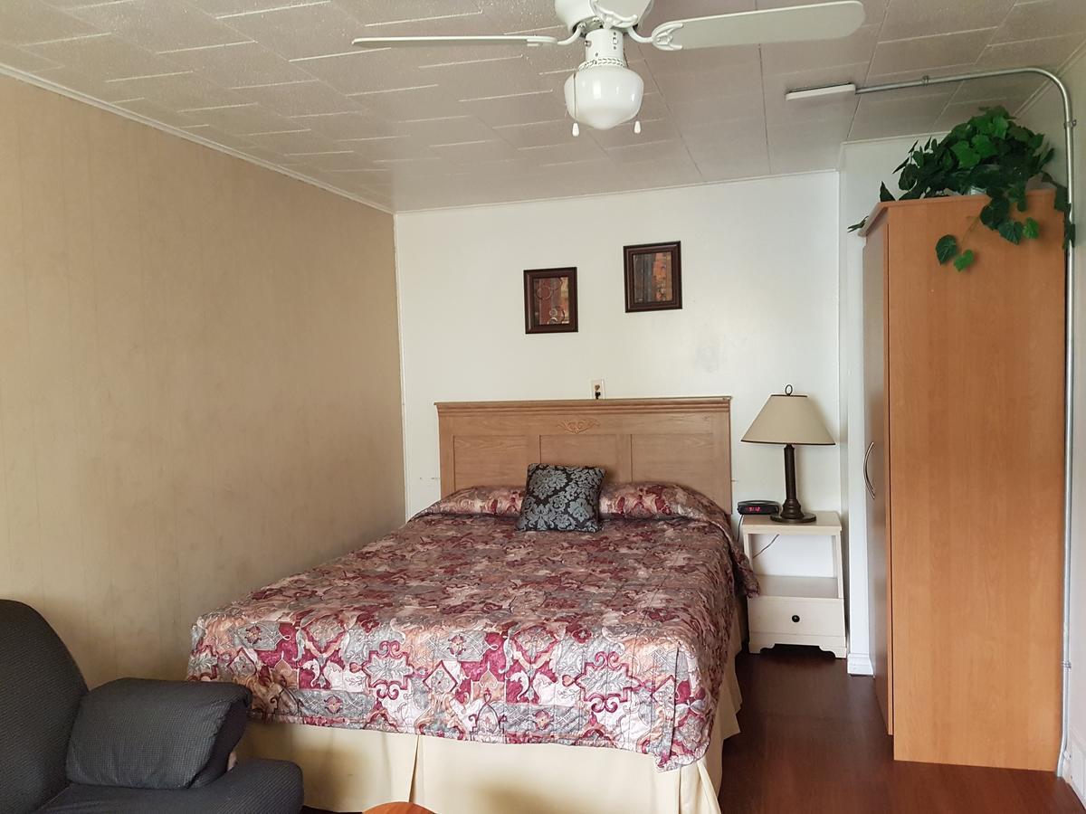 קראנברוק Flamingo Motel מראה חיצוני תמונה